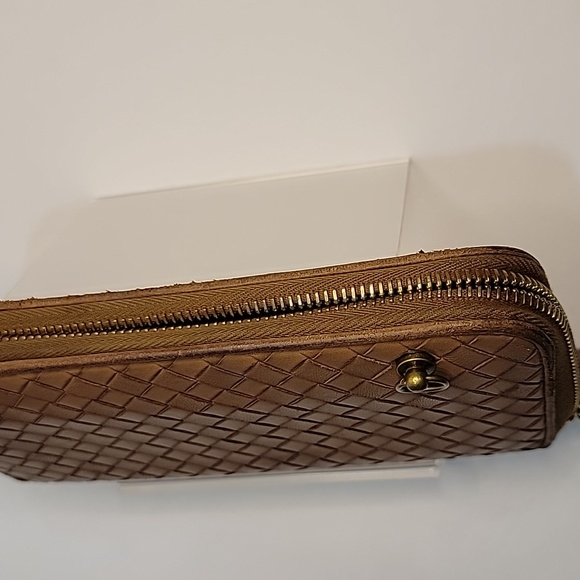 Authenic Bottega Veneta Long Zip Wallet/ Crossbody with an unbranded chain,Brown - Picture 4 of 16